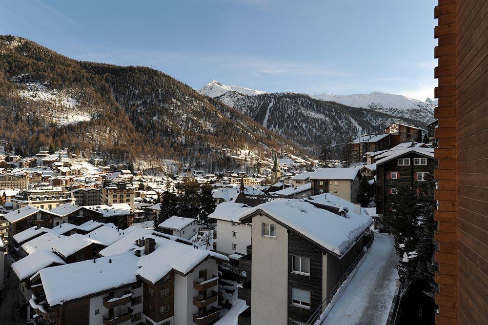 Hotel Tschugge Zermatt Bagian luar foto
