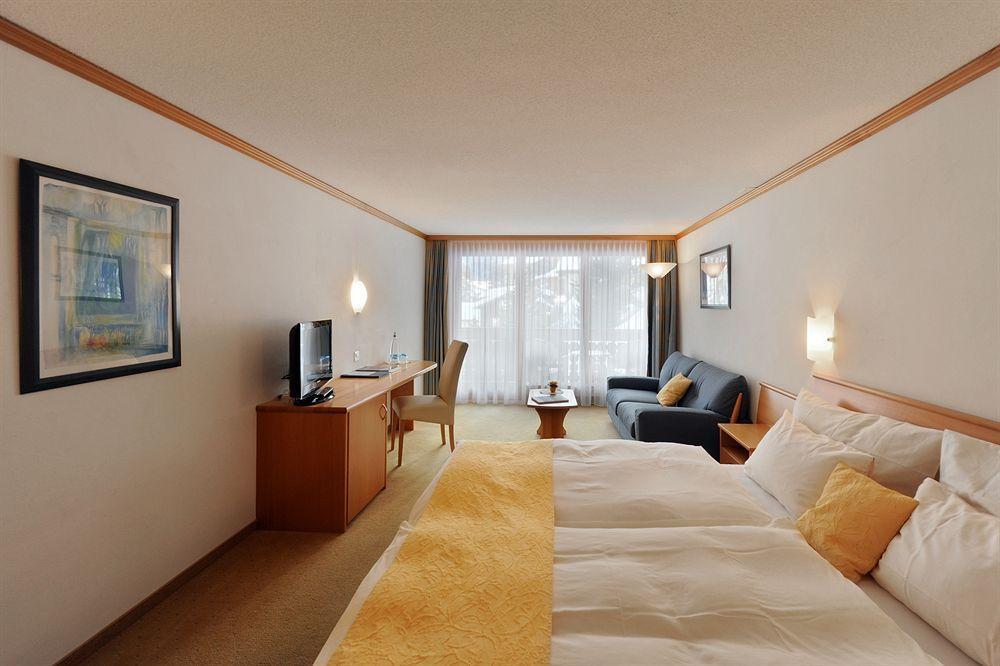 Hotel Tschugge Zermatt Bagian luar foto