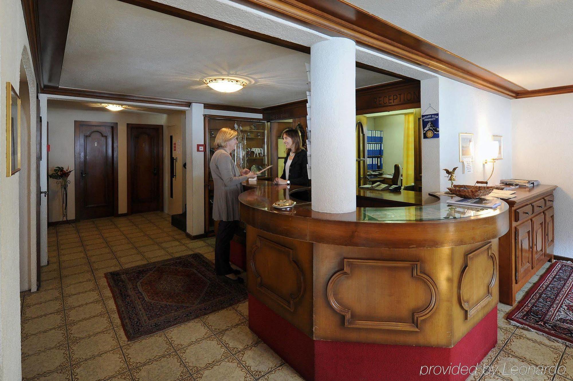 Hotel Tschugge Zermatt Bagian luar foto