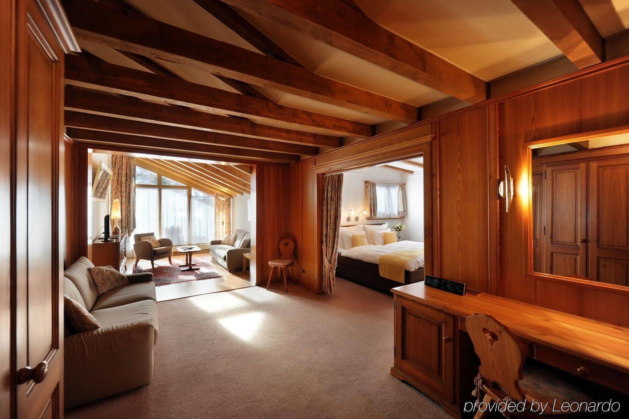 Hotel Tschugge Zermatt Bagian luar foto